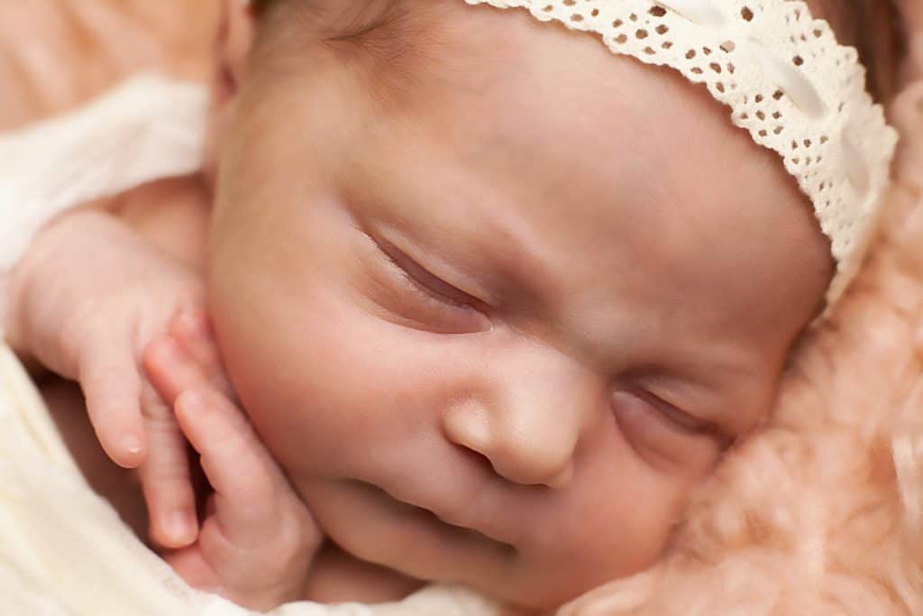 Baby-V-15--newborn baby face--windhamnhnewborn--www.daniellebustamante.com--#nhnewborn #newbornphotographer #newmom