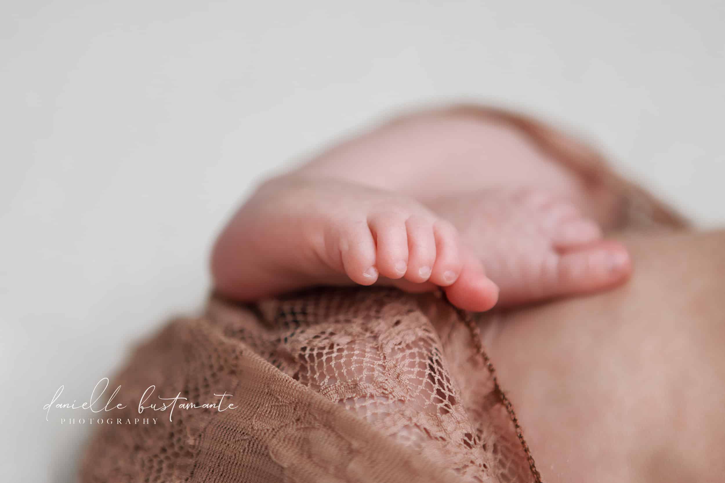 Windham-NH-Newborn-Feet