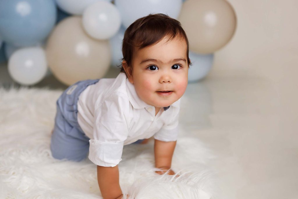 One Year Cake Smash near me. One Year old crawling.