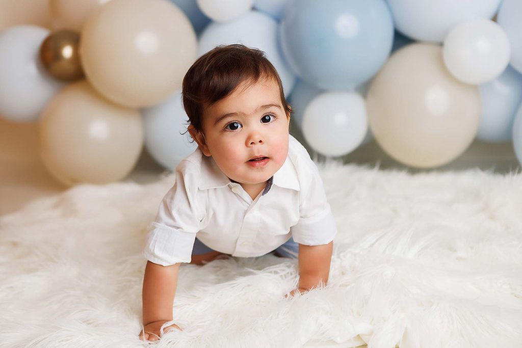 Cake Smash session near me. Crawling.